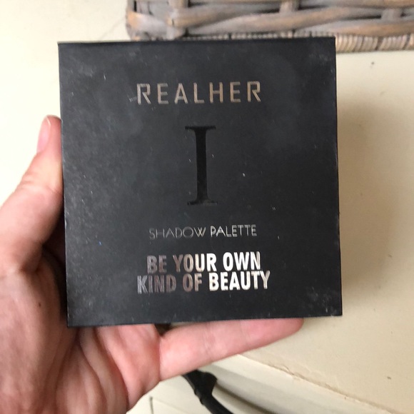 RealHer I eyeshadow palette - Picture 2 of 4